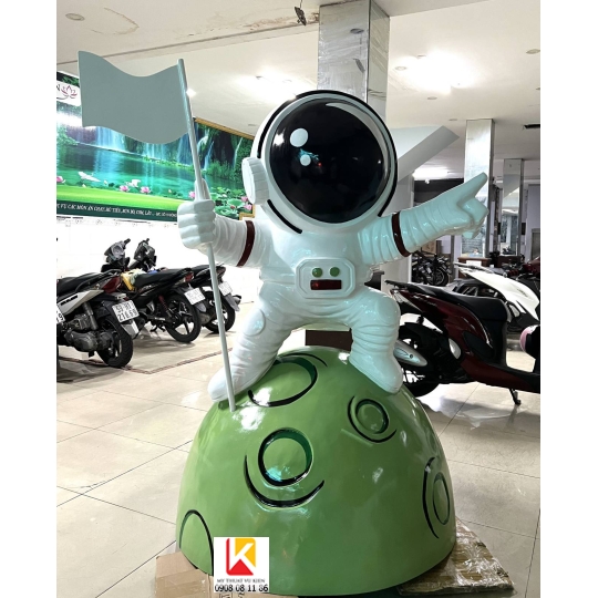 tượng trang trí 02, tượng phi hành gia chất liệu composite